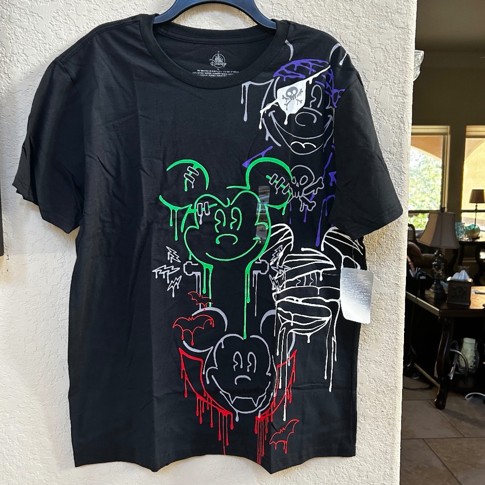 Disney Mickey Mouse Halloween T-Shirt Black Graphic Puff Paint. Size L. NWT